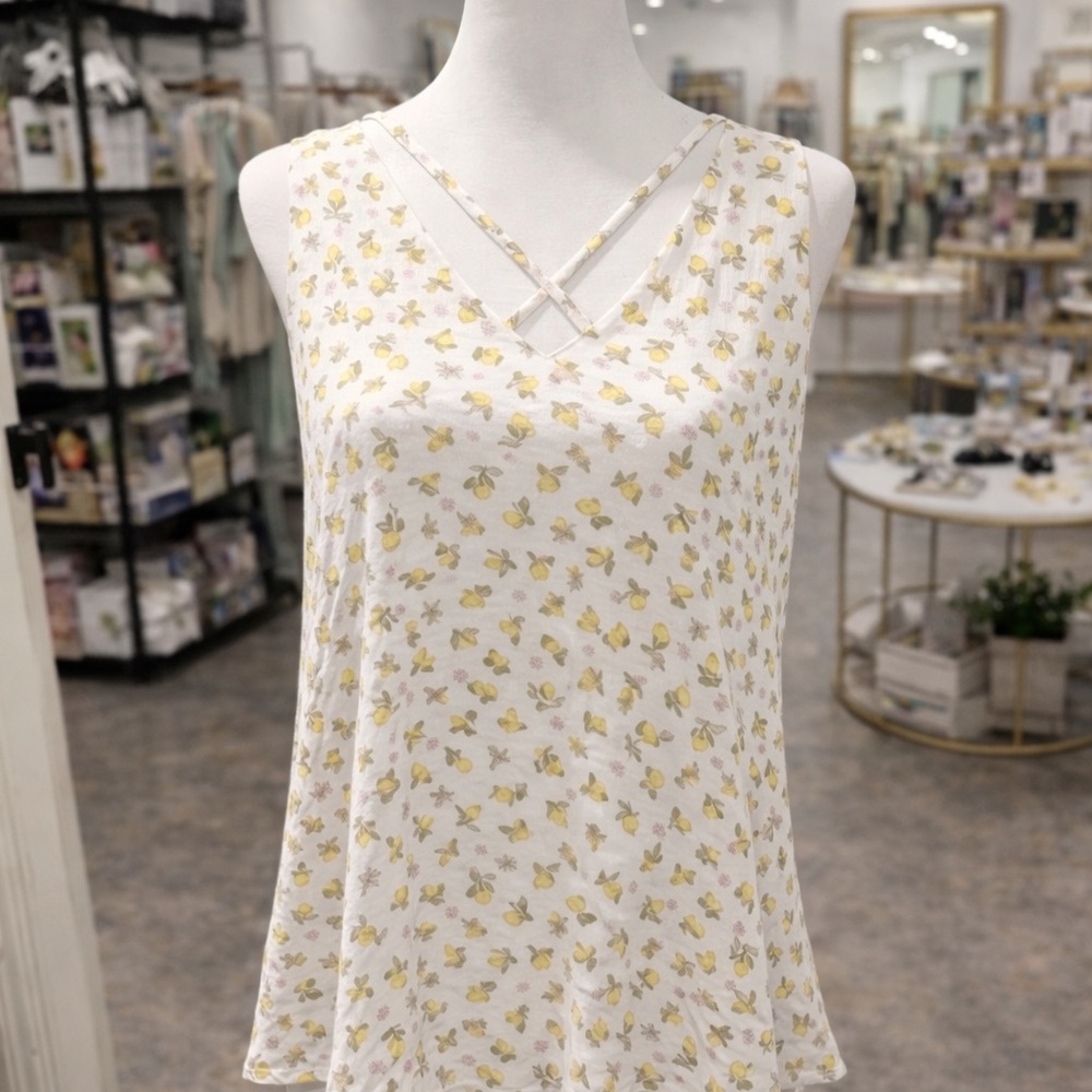 White Birch Lemon Print Tank | S 2X 3X | Lightweight V-Neck Summer Top NWOT